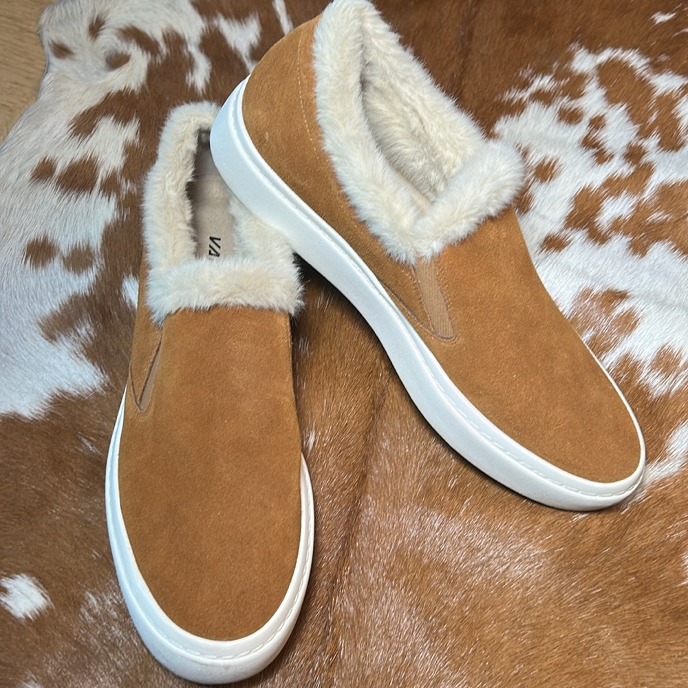 Vaneli Ylona Slip-On Sneaker (10N)